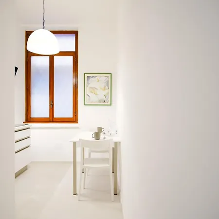 Elegantis Barberini Modern - Comfort In Charming District