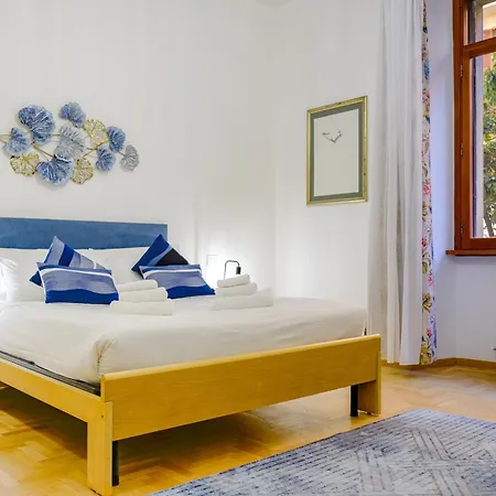 Elegantis Barberini Modern - Comfort In Charming District Appartement Rome